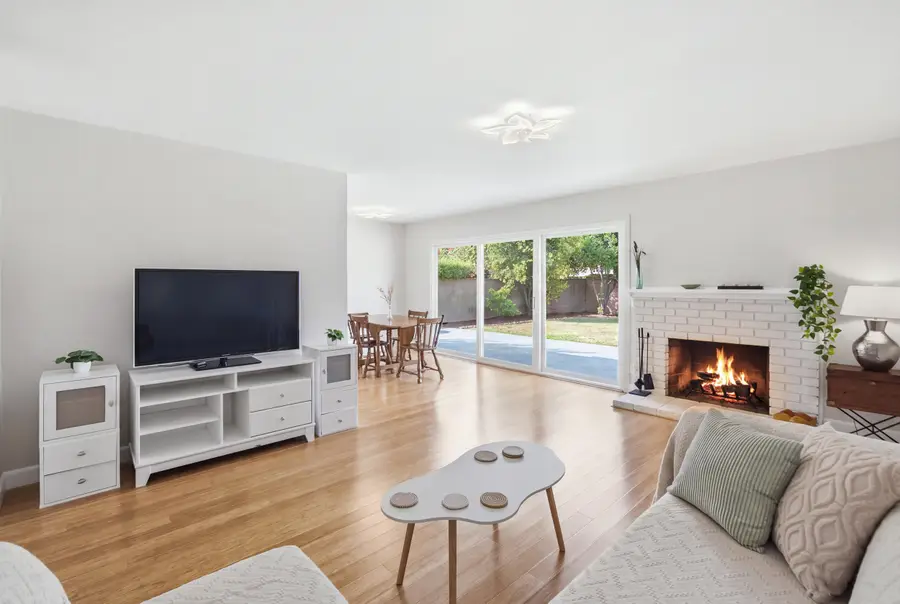 63 Madera Avenue, San Buenaventura Ventura, CA 93003 - #2