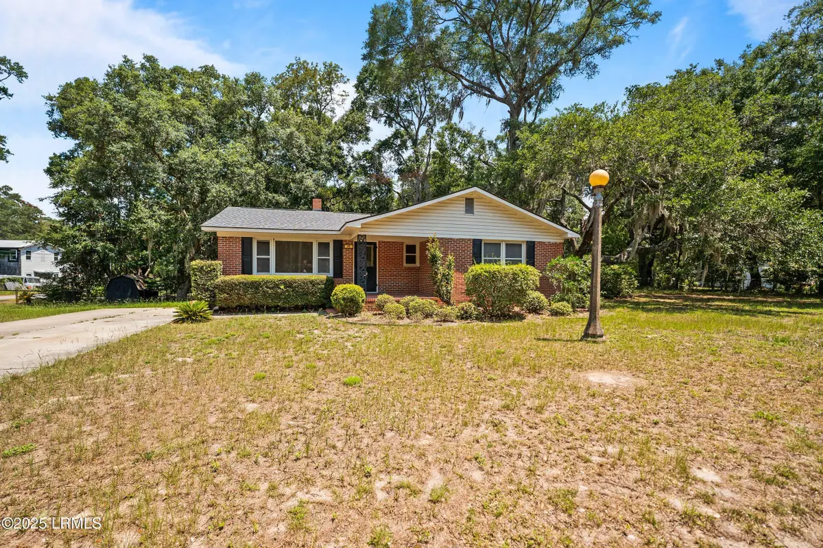 25 Miller Drive W, Beaufort, SC 29907 - Image #1