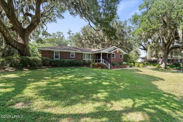 702 Center Drive W, Beaufort, SC 29902