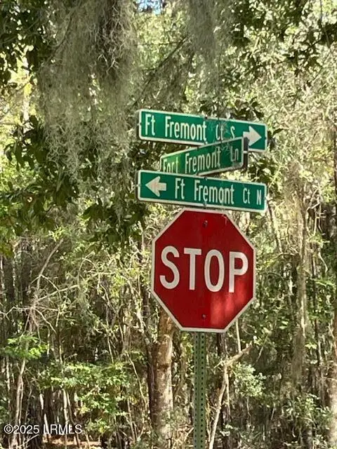 21 Fort Fremont Court N, Saint Helena Island, SC 29920 - Image #2