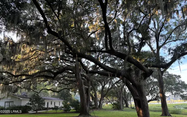 10 Garrett Lane, Seabrook, SC 29940