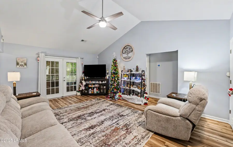 8 Ardmore Avenue, Beaufort, SC 29907 - Image #2
