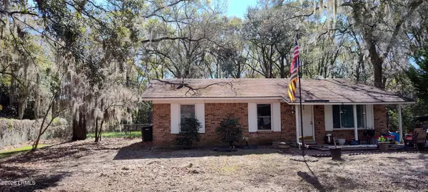 12 Bent Oak Road, Beaufort, SC 29907