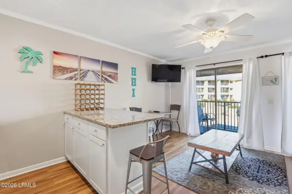 40 Folly Field Road #B114, Hilton Head Island, SC 29928