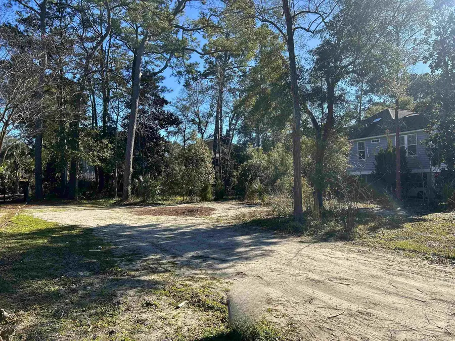 352 Lakeshore Dr., Pawleys Island, SC 29585 - Image #2