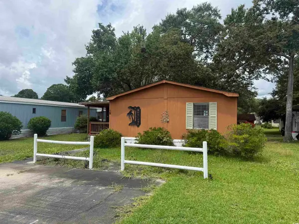 19 Poolside Dr., Murrells Inlet, SC 29576