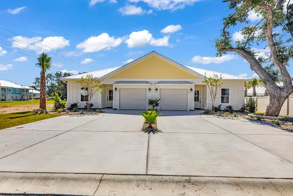 72 Hallandale Lane #Right, Murrells Inlet, SC 29576