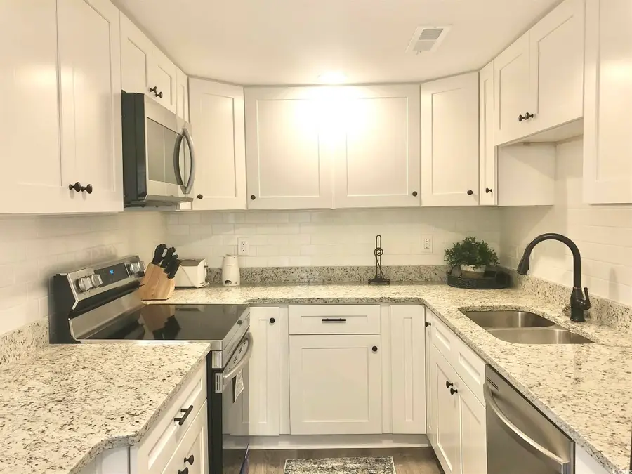 402 14th Ave. S, Myrtle Beach, SC 29577 - #3