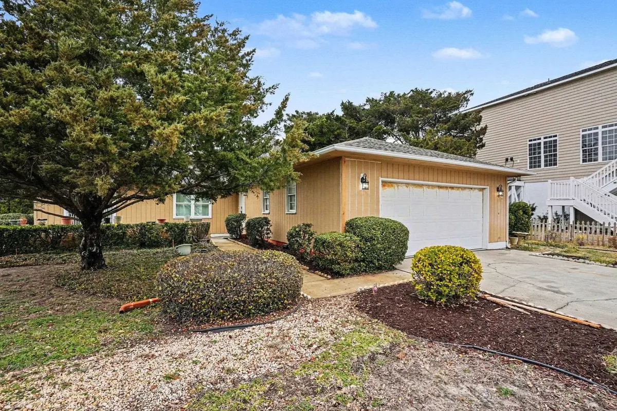 1012 Perrin Dr., North Myrtle Beach, SC 29582 - #1