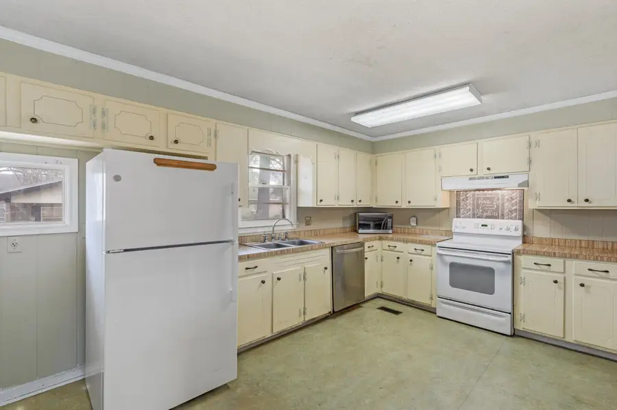 902 Rosewood St., Mullins, SC 29574 - #2