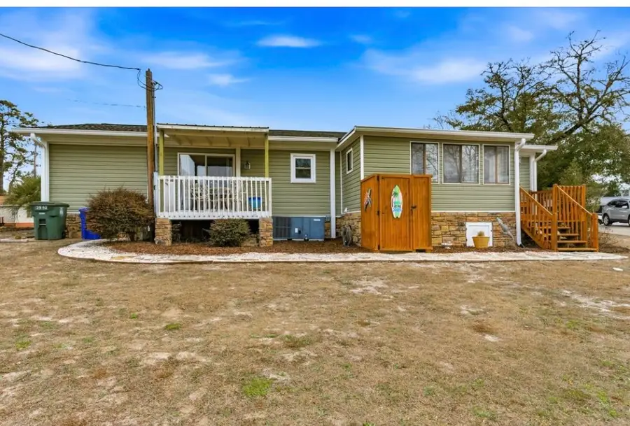 907 Horne Ave., North Myrtle Beach, SC 29582 - #3