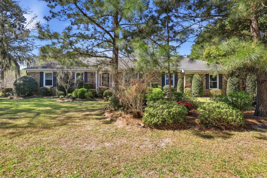 418 Sasanqua Dr., Georgetown, SC 29440 - #3