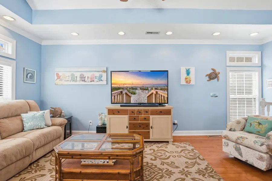 670 2nd Ave. N, North Myrtle Beach, SC 29582 - #3