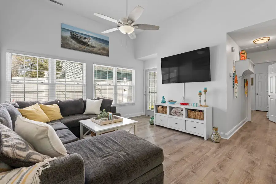 913 Charles St., North Myrtle Beach, SC 29582 - #3