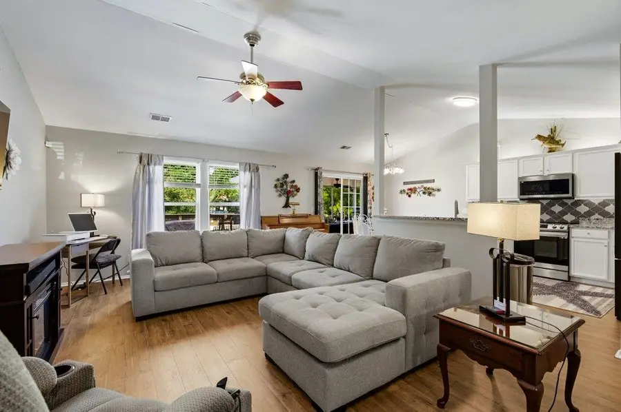 642 Oakhurst Dr., Myrtle Beach, SC 29579 - #3