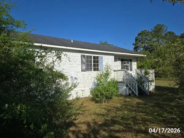 16 Leahs Loop, Greeleyville, SC 29056