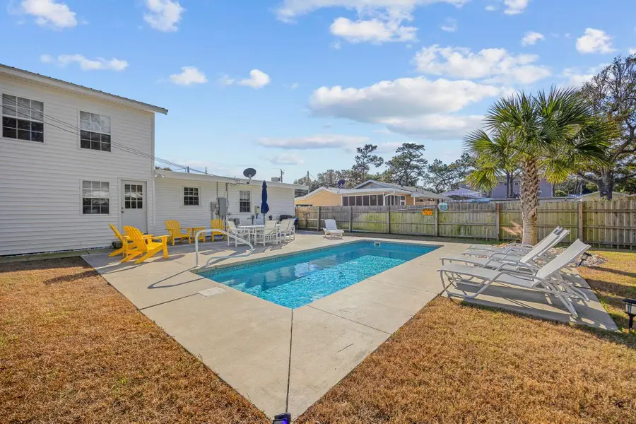 2306 Holly Dr., North Myrtle Beach, SC 29582 - #2