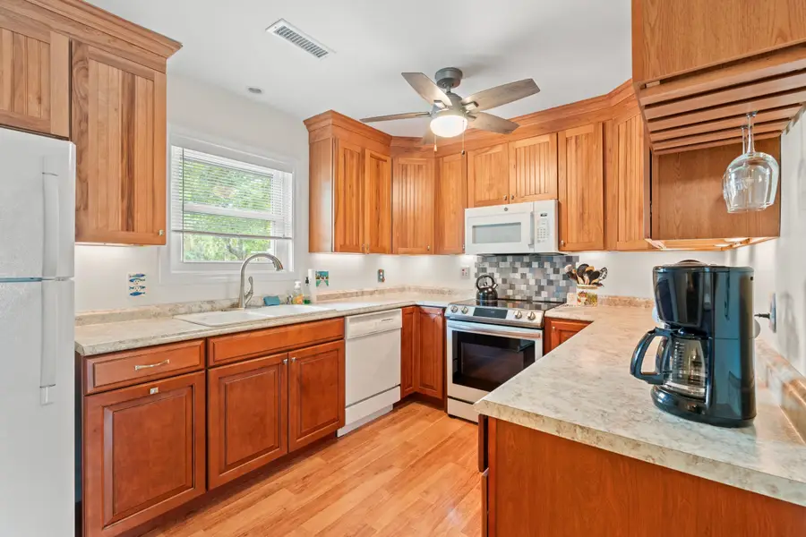 609 33rd Ave. S, North Myrtle Beach, SC 29582 - #3