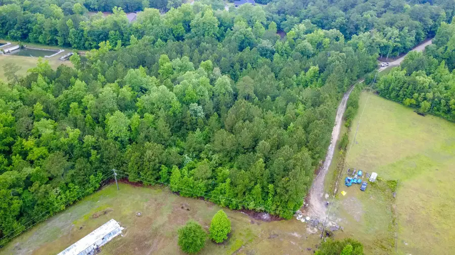 581 Roberts Rd., Aynor, SC 29511 - #3