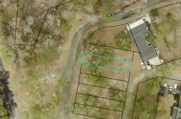 32 Crescent Dr., Georgetown, SC 29440