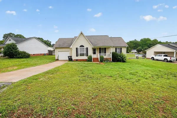 2202 Rolling Green Rd, Anderson, SC 29621