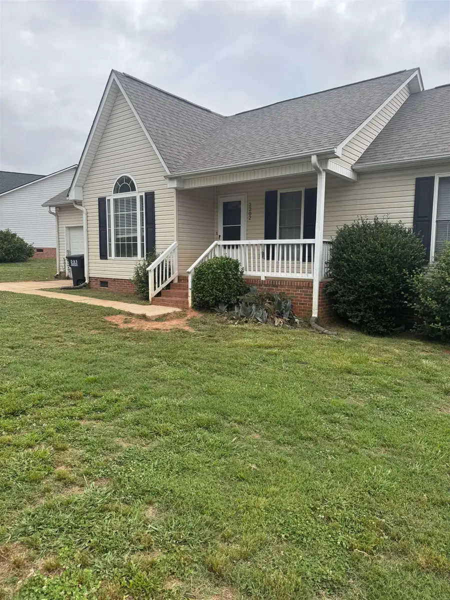 2202 Rolling Green Rd, Anderson, SC 29621 - #2