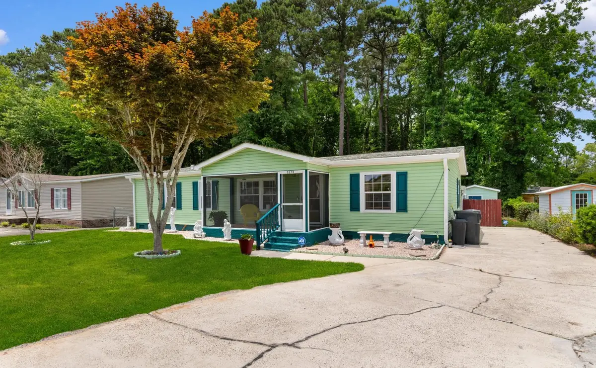 3279 Lyndon Dr., Little River, SC 29566 - #1