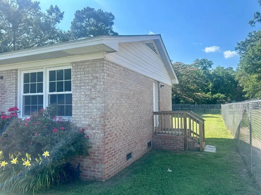 213 E Pickens St., Marion, SC 29571 - #3