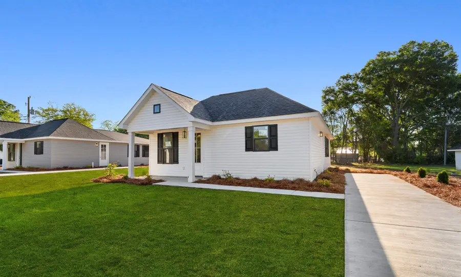 210 N Morgan Ave., Andrews, SC 29510 - #2