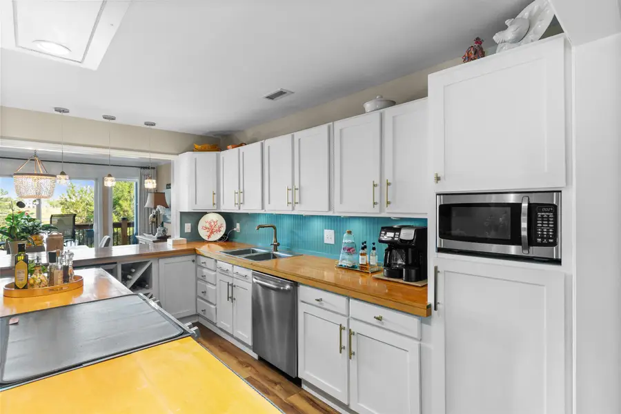 105 Midway Dr., Pawleys Island, SC 29585 - #3