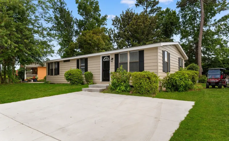 1109 Forest Dr., North Myrtle Beach, SC 29582 - #2