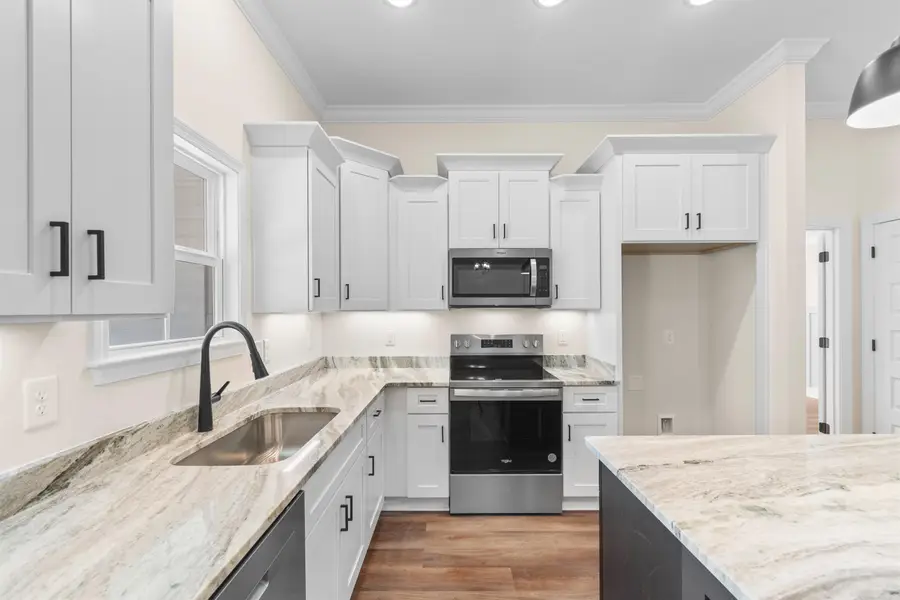 199 Hidden Valley Rd., Aynor, SC 29511 - #2