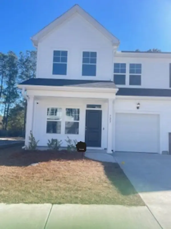 842 NW Palm Frond Way #32, Calabash, NC 28467