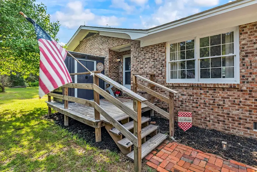 2153 Grainger Rd., Aynor, SC 29511 - #2