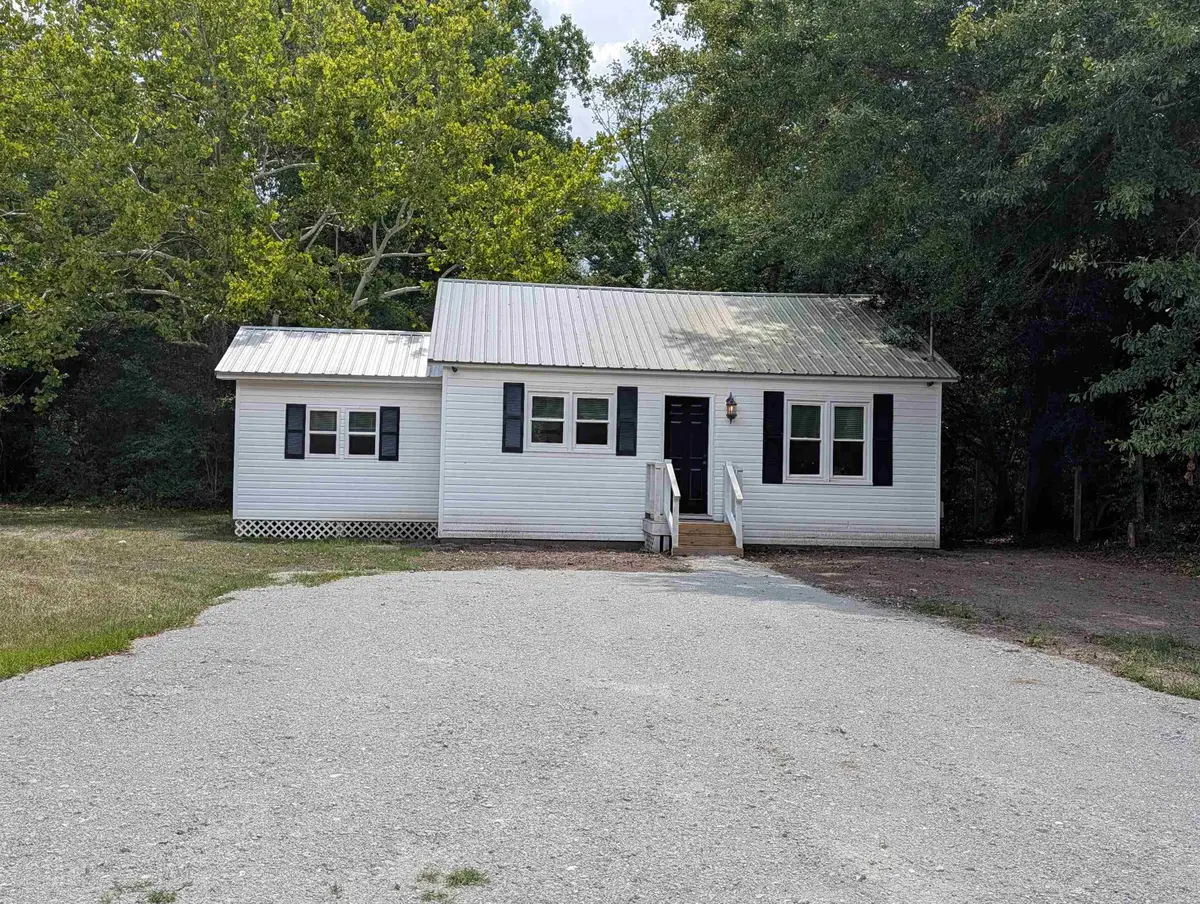 417 S Magnolia Ave., Andrews, SC 29510 - #1