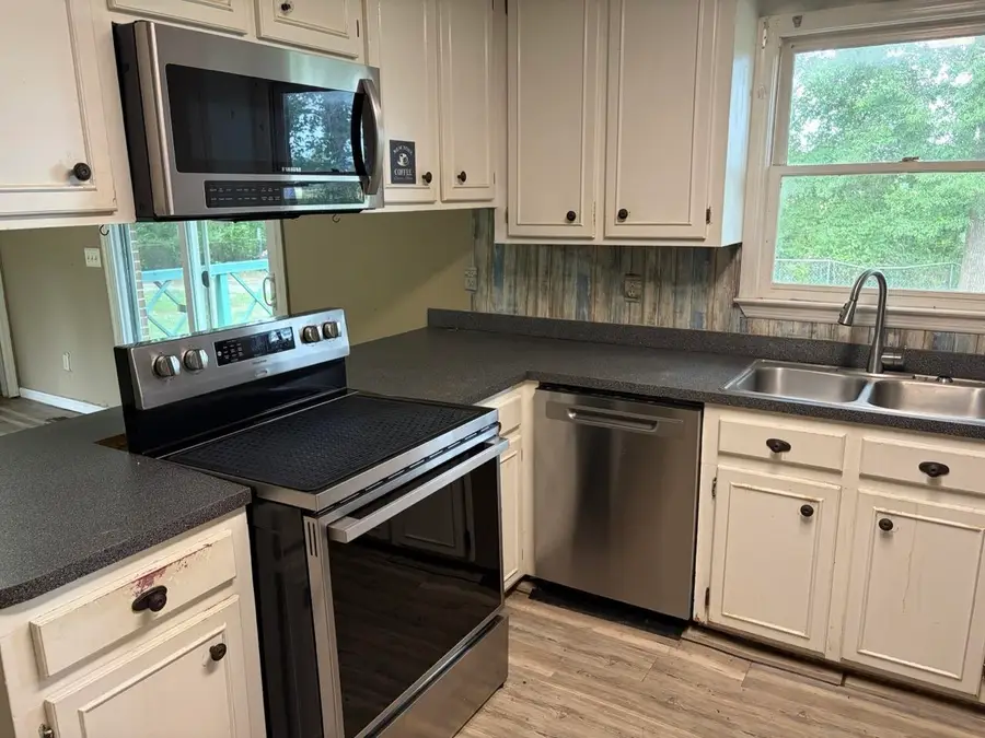 1114 Pine Lake Rd., Marion, SC 29571 - #3