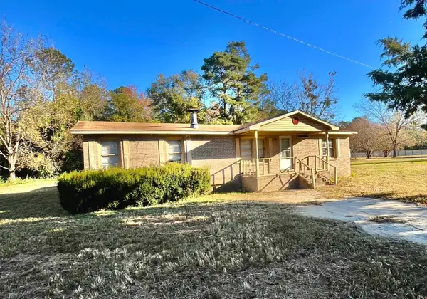 103 Bulldog Ln, Lake City, SC 29560