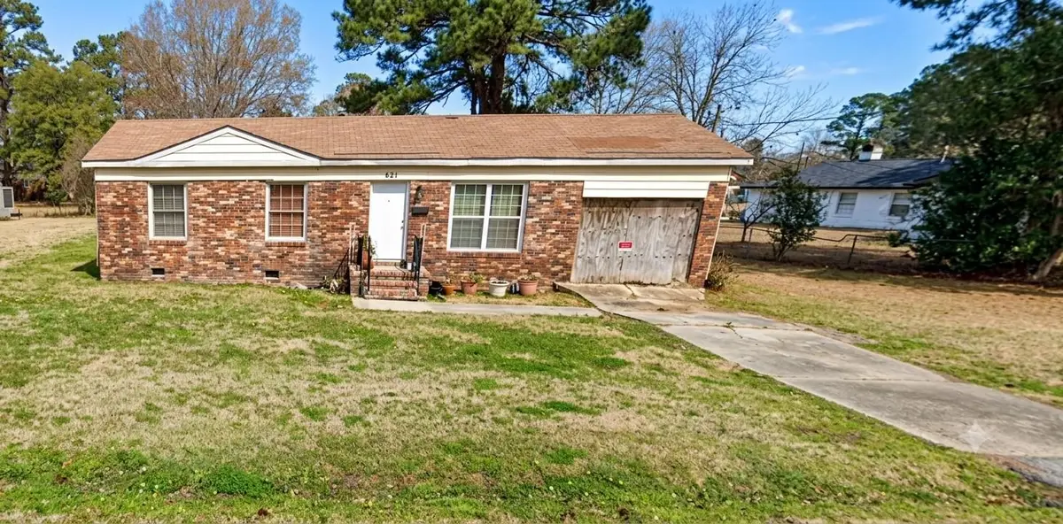 206 Huggins St, Marion, SC 29571 - #1