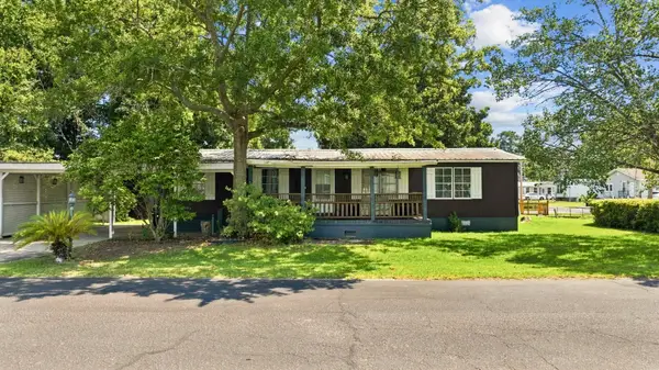 728 Garden Lake Dr., Garden City Beach, SC 29576