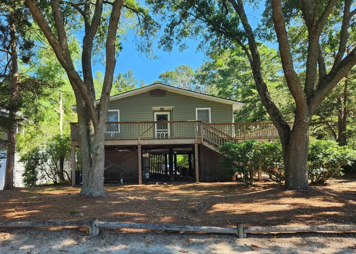 221 Windover Dr., Pawleys Island, SC 29585 - #1