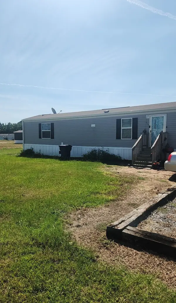111 Les Dr, Darlington, SC 29532