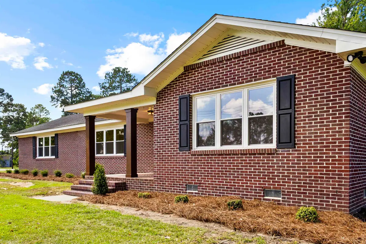 1121 Old Corner Rd., Marion, SC 29571 - #1