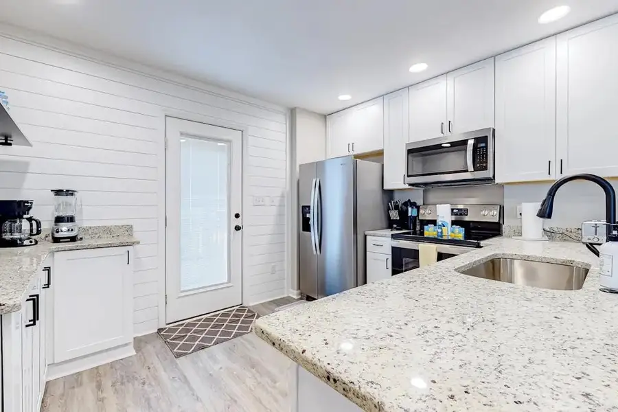 318 31st Ave. N, North Myrtle Beach, SC 29582 - #3
