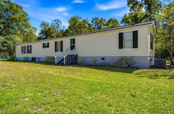 1141 White Oak Ln., Galivants Ferry, SC 29544