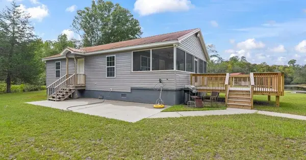 4203 Black Island Rd., Galivants Ferry, SC 29544