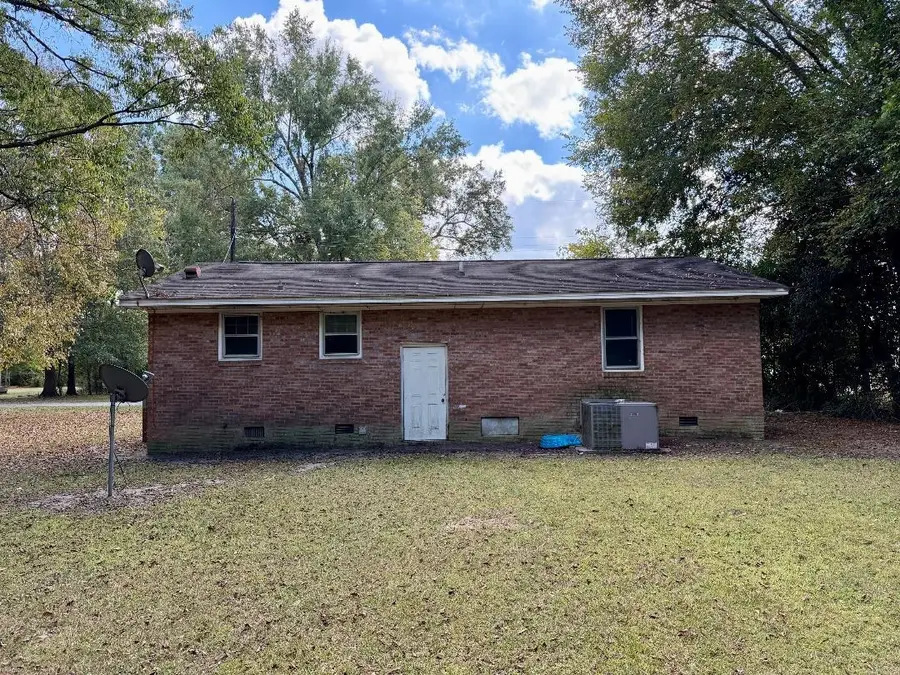 303 Irick Dr., Marion, SC 29571 - #2