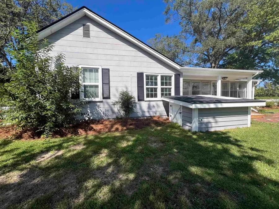 225 Richburg Rd, Greeleyville, SC 29056 - #3