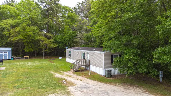 15 Locust St, Andrews, SC 29510
