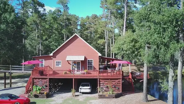 2414 Gilchrist Rd., Mullins, SC 29574