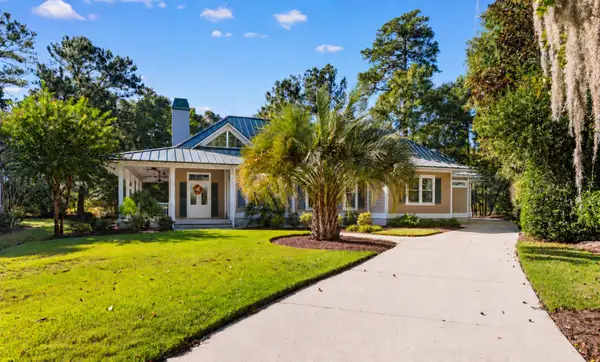 54 Gloucester Pl., Pawleys Island, SC 29585